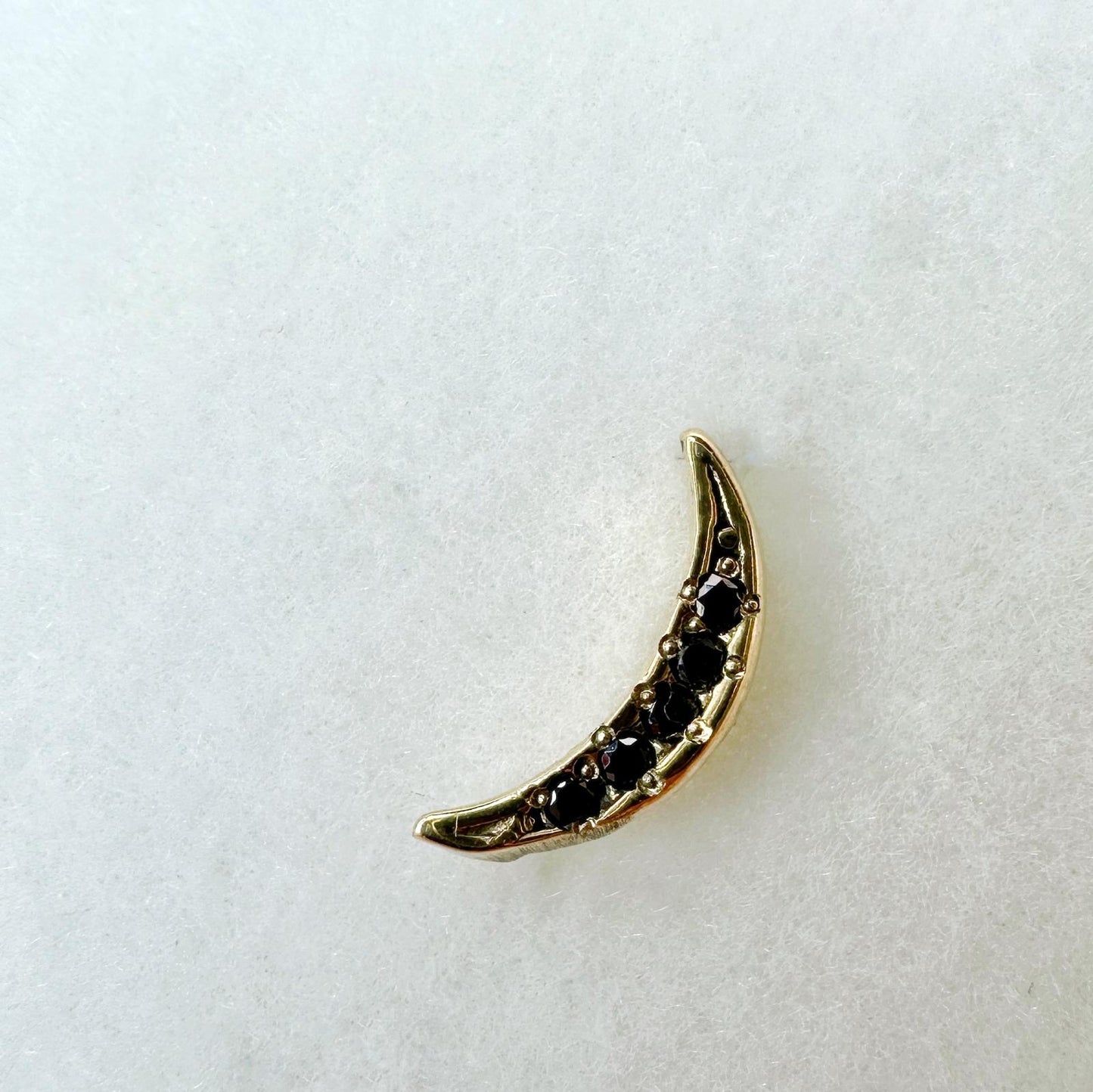 עגיל מון בלאן